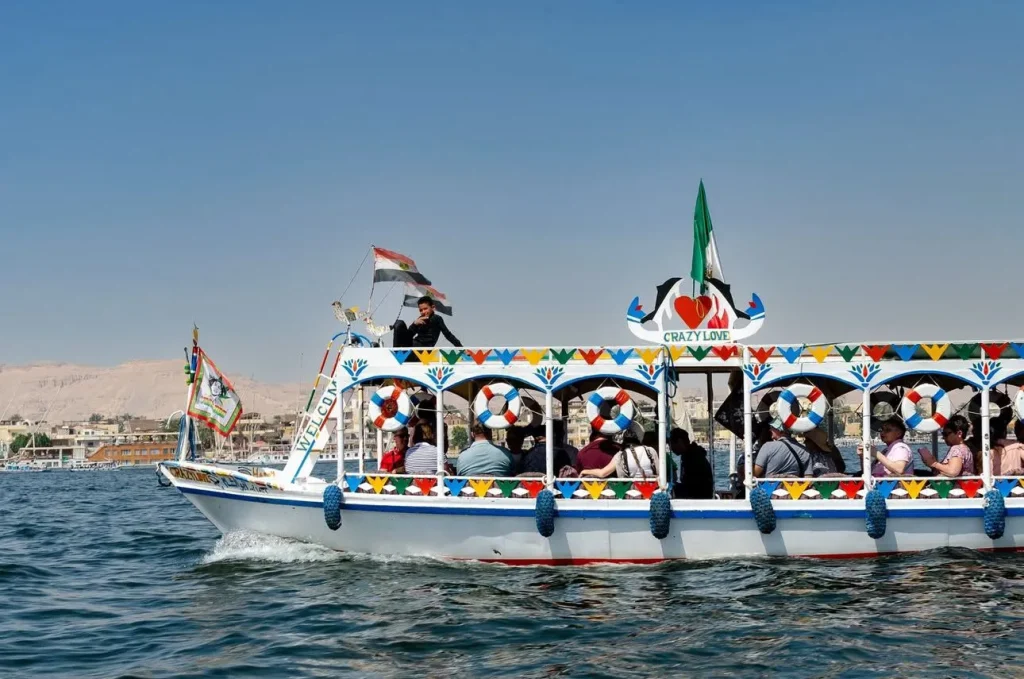 Feluka płynąca po Nilu w Luksorze, rejs oragnizowany przez Wycieczki Hurghada